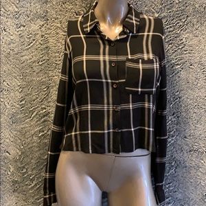 Black & white plaid button up.